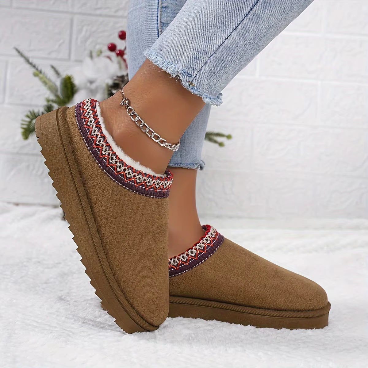 Thick Sole New Style Bread 2025 Cotton Shoes Women Slippers Warm with Fur Lining for Winter
