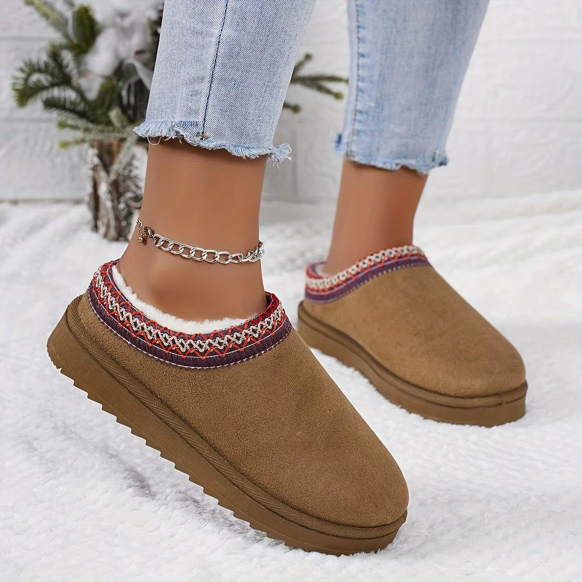 Thick Sole New Style Bread 2025 Cotton Shoes Women Slippers Warm with Fur Lining for Winter